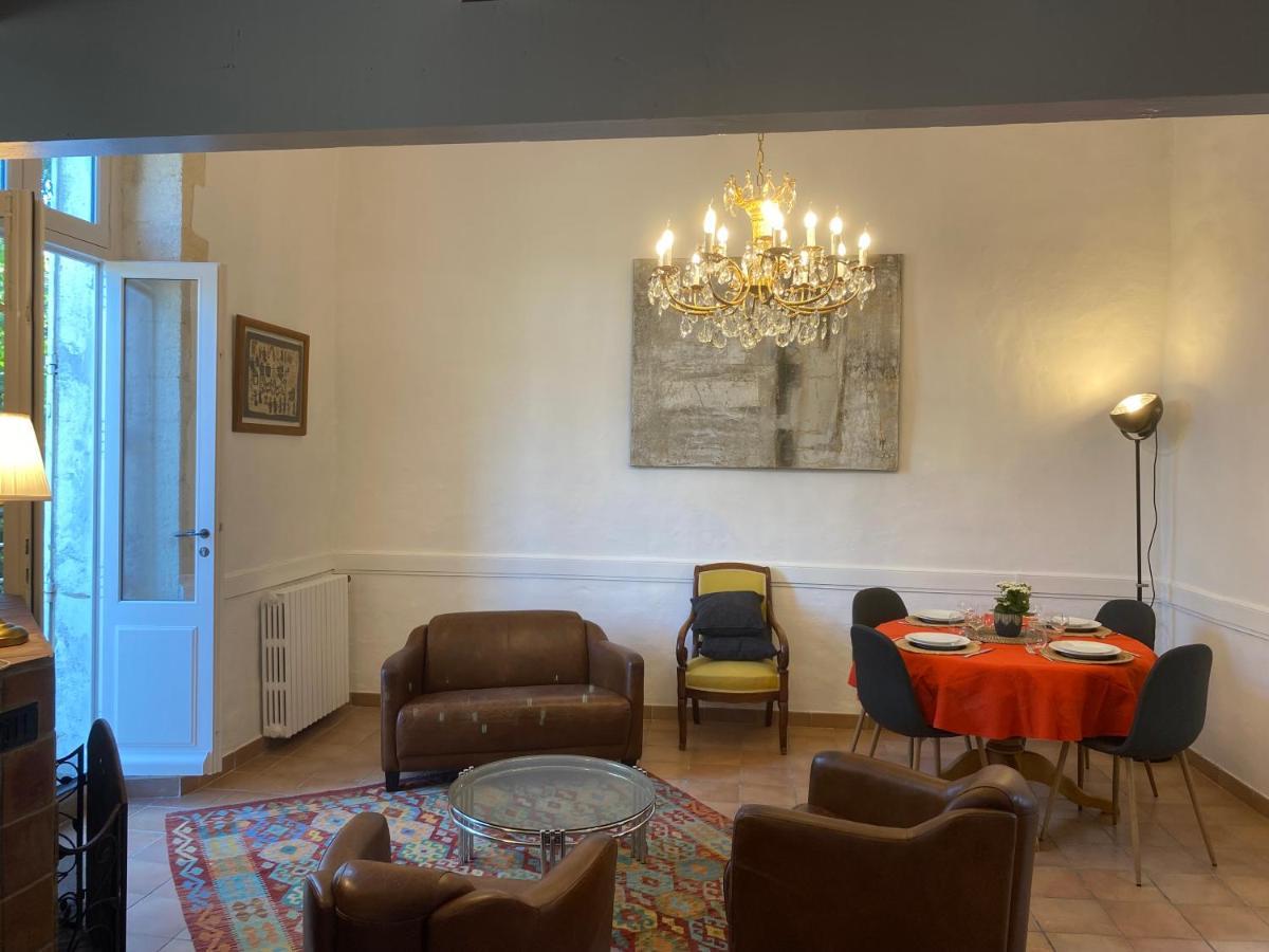 Duplex De Charme Apartment Villeneuve-les-Avignon Bagian luar foto